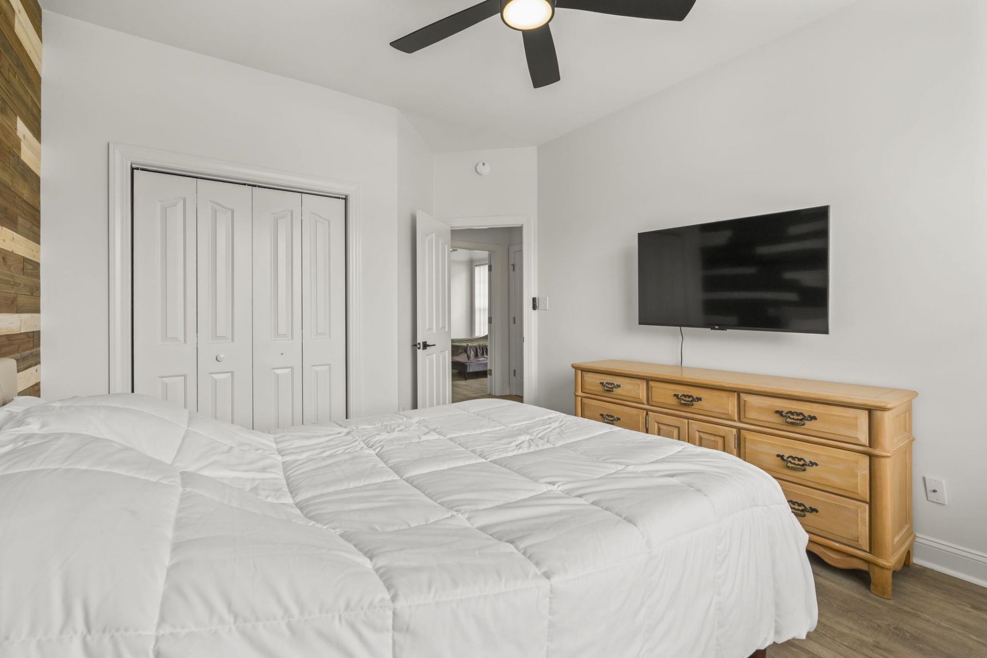 2916 Midiron Ct. Photo 6