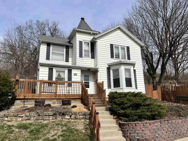 2600 Broadway Street, Dubuque, IA 52001