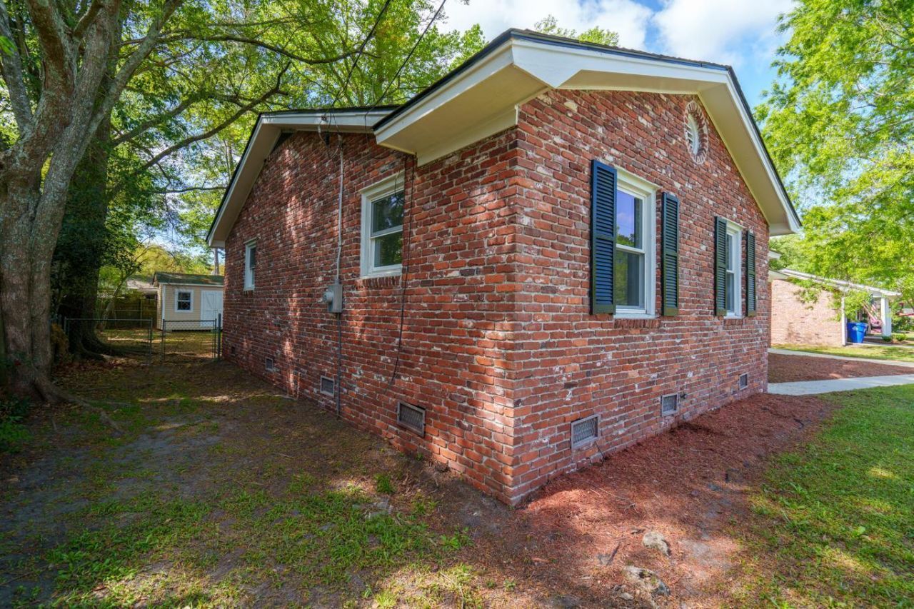 2219 N Dallerton Circle Photo 4