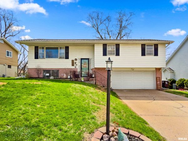 1712 W PINEWOOD Place, Peoria, IL 61614