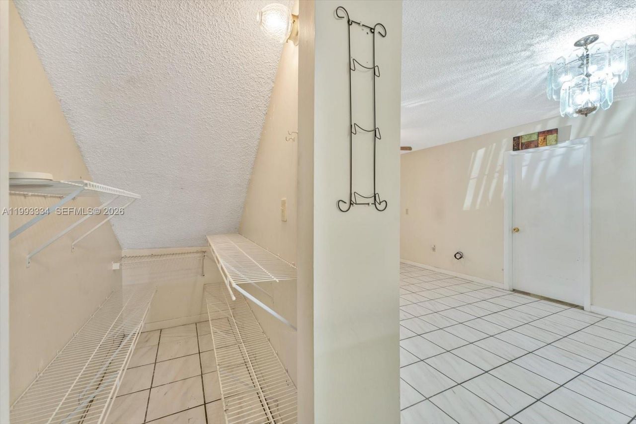 7801 W 29th Way, Unit 102, Miami Beach, FL 33018 Photo