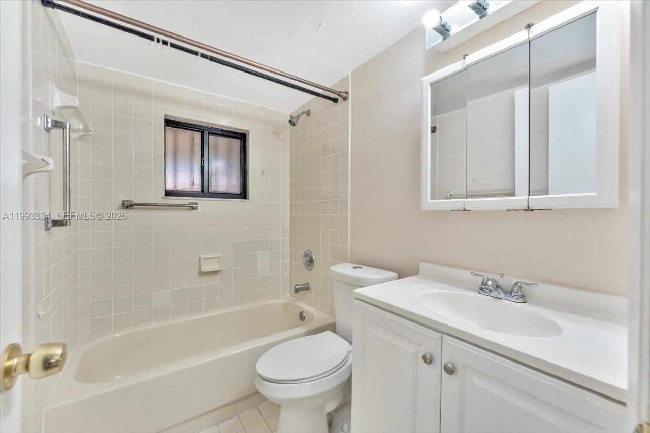 7801 W 29th Way, Unit 102, Miami Beach, FL 33018 Photo