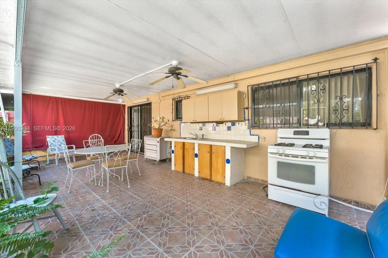 7801 W 29th Way, Unit 102, Miami Beach, FL 33018 Photo