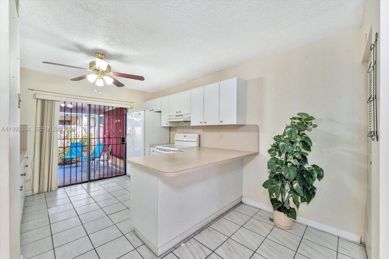 7801 W 29th Way, Unit 102, Miami Beach, FL 33018 Photo