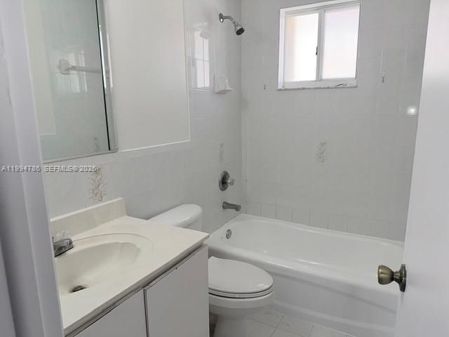 3260 W 70th St, Unit 202, Hialeah, FL 33018 Photo