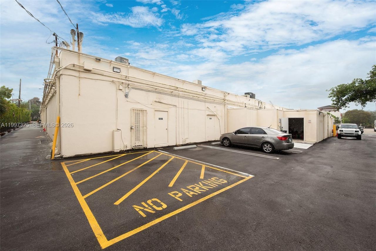 8255 SW 124th St, Unit 8255, Pinecrest, FL 33156 Photo