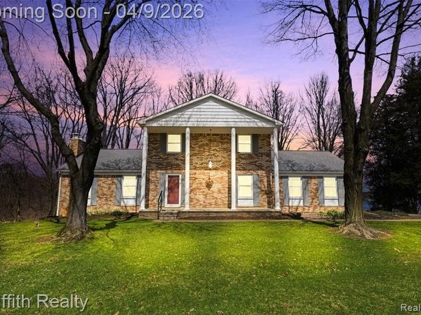 1412 North Court , Hartland Twp, MI 48114