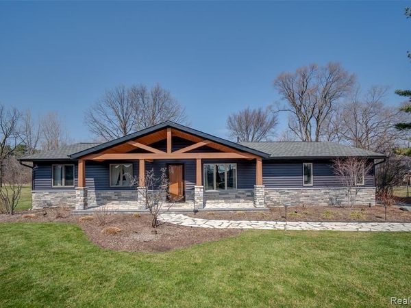 2775 E Square Lake Road, Troy, MI 48085