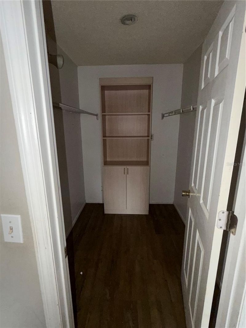 1543 N Tuttle Avenue , Sarasota, FL 34237 Photo