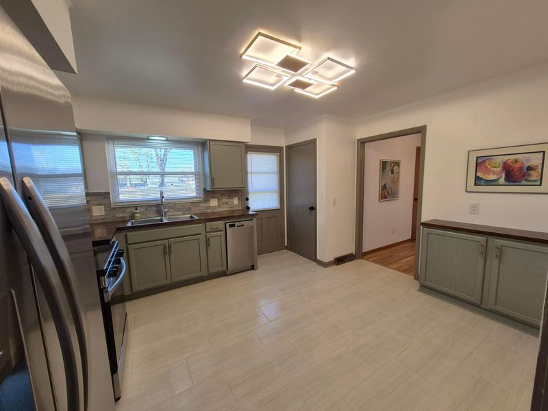 4236 E Mound Street, Columbus, OH 43227 Photo 14