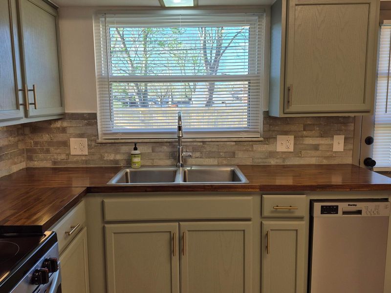 4236 E Mound Street, Columbus, OH 43227 Photo 15