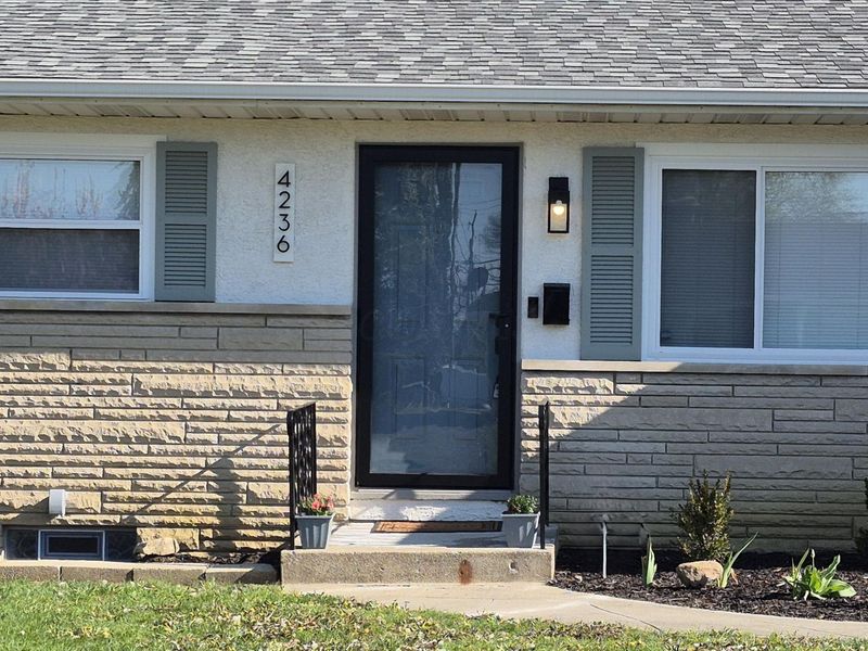 4236 E Mound Street, Columbus, OH 43227 Photo 2