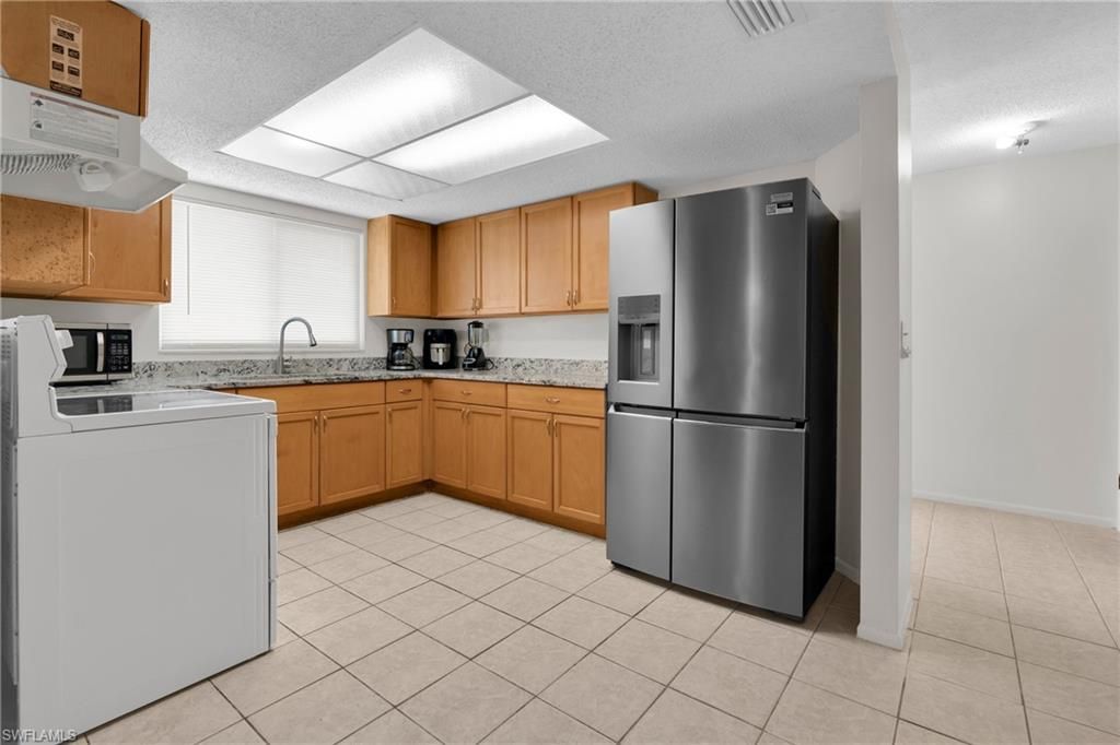 421/423 SE 24th Ave, Cape Coral, Fl 33990 Photo