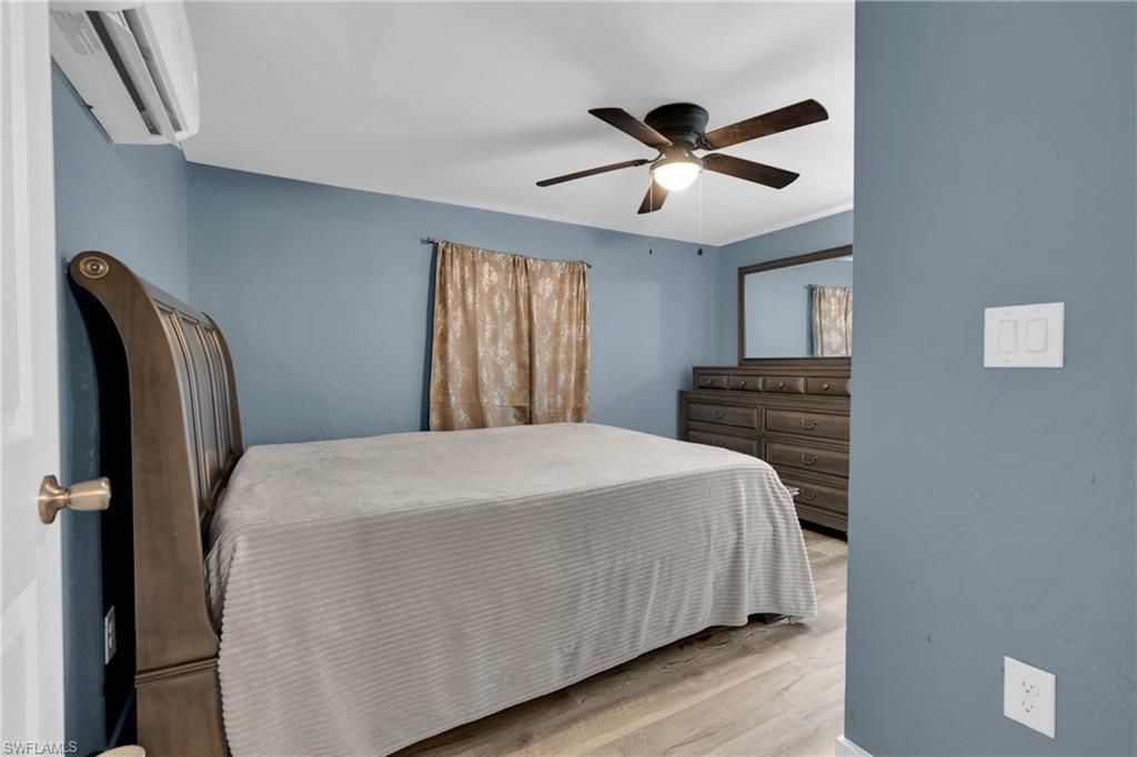 421/423 SE 24th Ave, Cape Coral, Fl 33990 Photo