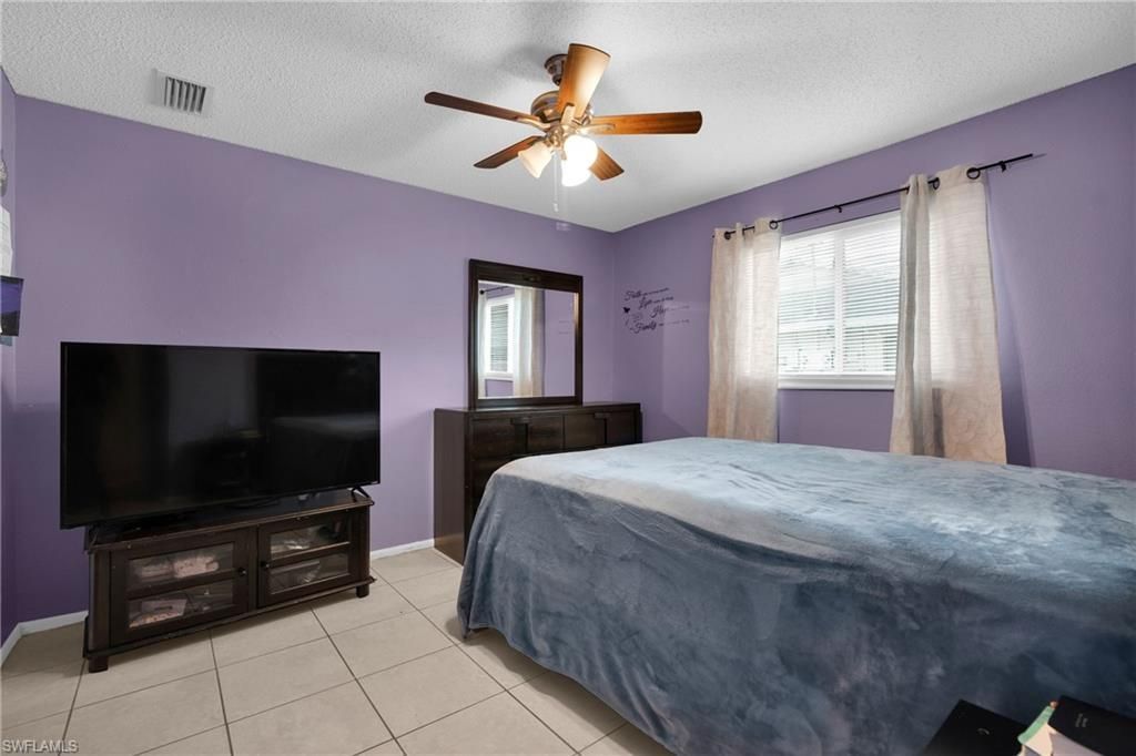 421/423 SE 24th Ave, Cape Coral, Fl 33990 Photo