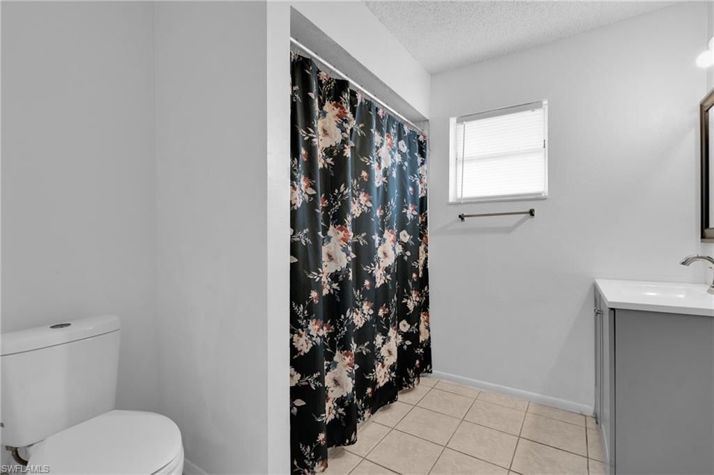 421/423 SE 24th Ave, Cape Coral, Fl 33990 Photo