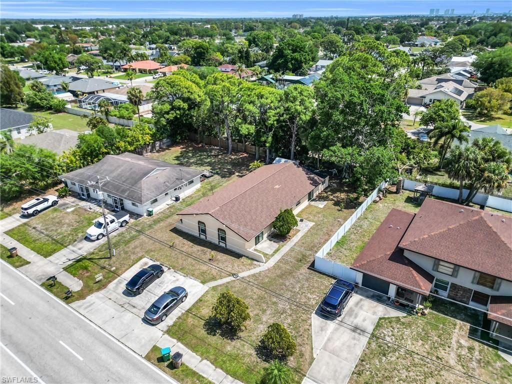 421/423 SE 24th Ave, Cape Coral, Fl 33990 Photo