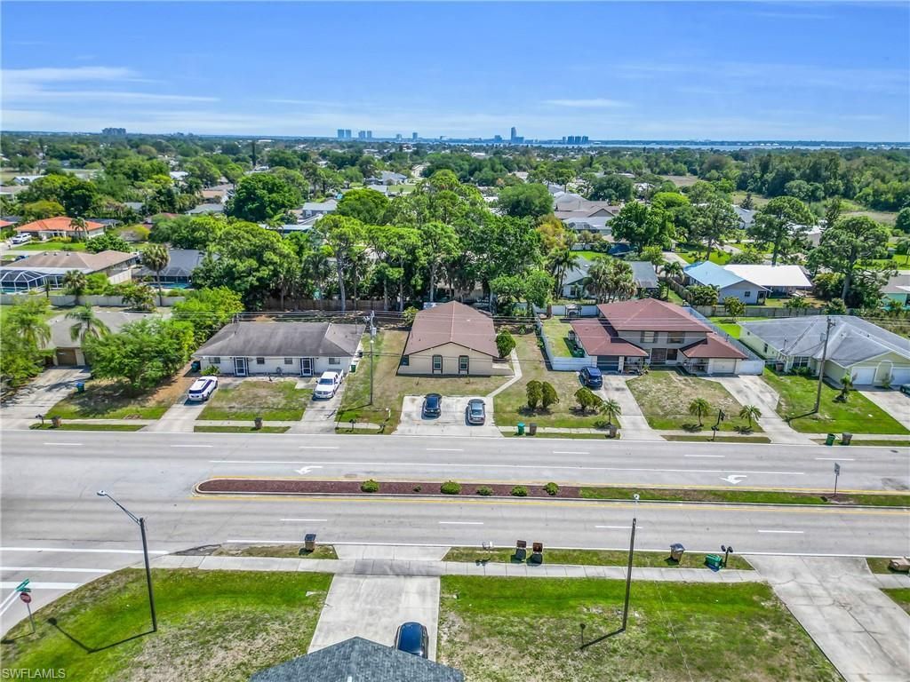 421/423 SE 24th Ave, Cape Coral, Fl 33990 Photo