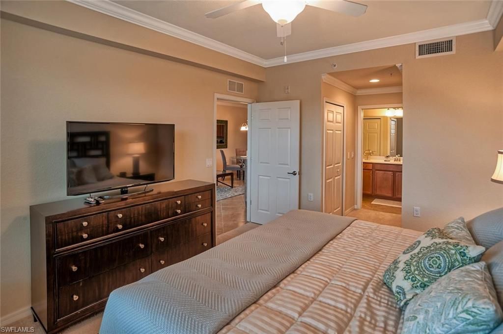 9727 Acqua Ct, Unit 425, Naples, FL 34113 Photo