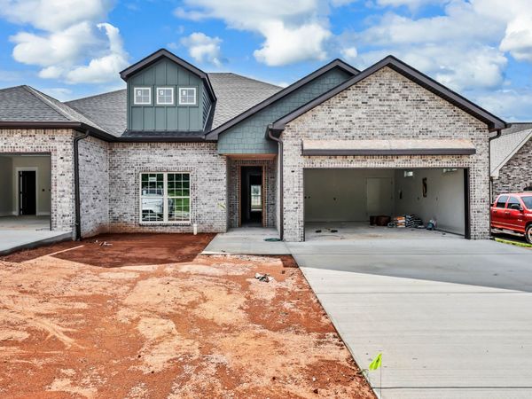 1101 Veridian Dr, Clarksville, TN 37043