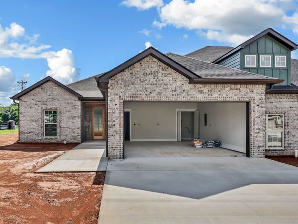 1101 Veridian Dr, Clarksville, TN 37043