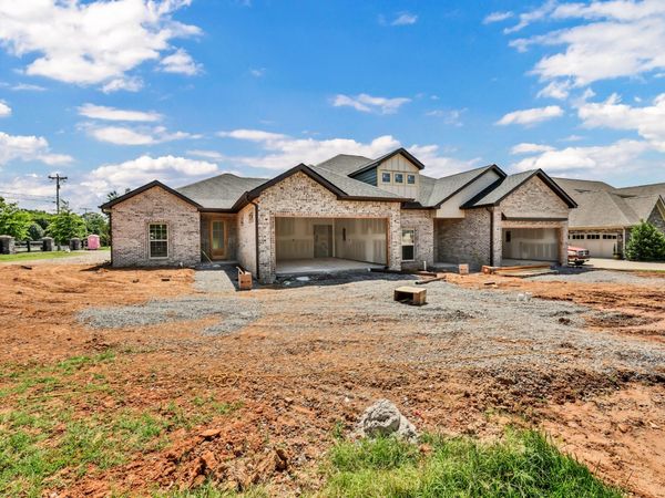 1101 Veridian Dr, Clarksville, TN 37043