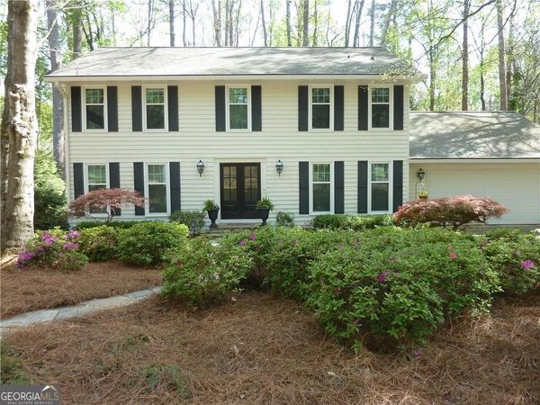 615 Lake Forest Court, Roswell, GA 30076