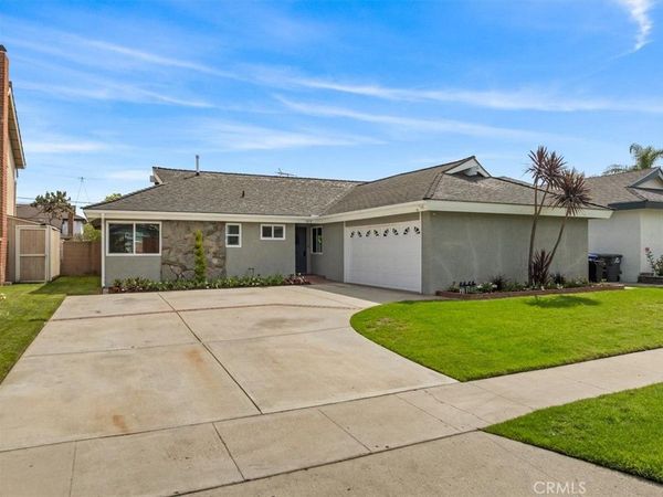 11852 Reagan Street, Los Alamitos, CA 90720