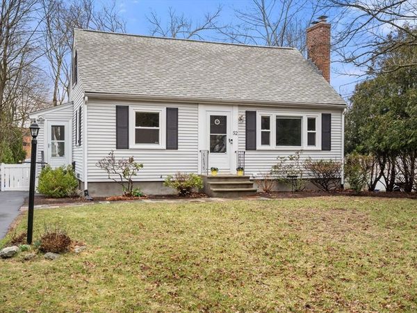 52 Ivan St, Lexington, MA 02420