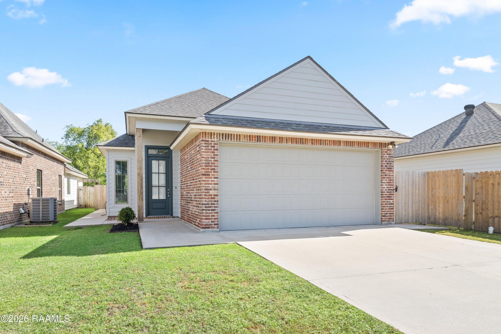 237 Twin Meadow Lane, Lafayette, LA 70508 Main Photo