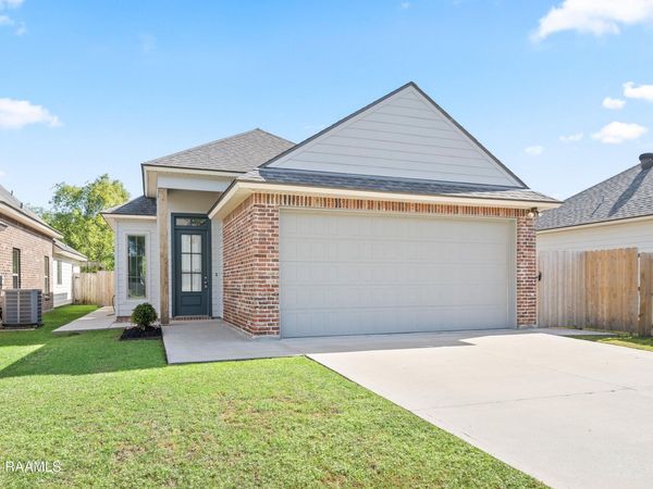 237 Twin Meadow Lane, Lafayette, LA 70508