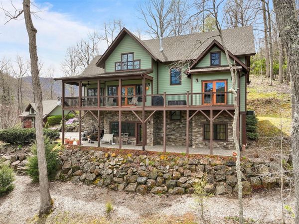 711 Winfield Drive , Clyde, NC 28721