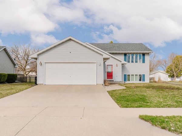 3113 BELLFIELD DRIVE, Oshkosh, WI 54904
