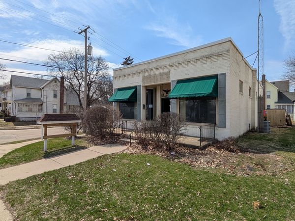 404 N West Ave, Freeport, IL 61032