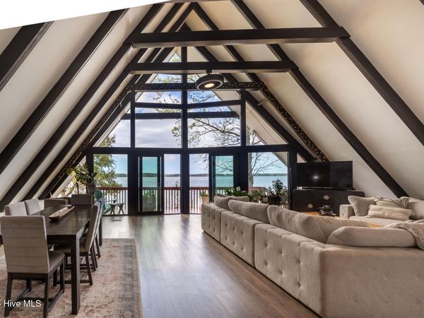 211 Fannie Creek Lane, Sneads Ferry, NC 28460