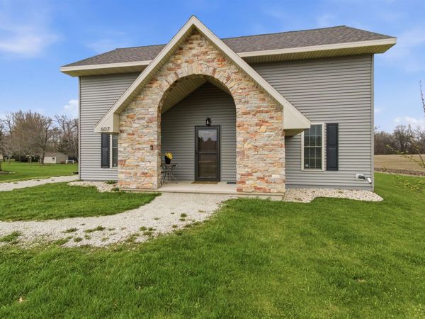 607 Mary Lane, Fairwater, WI 53931