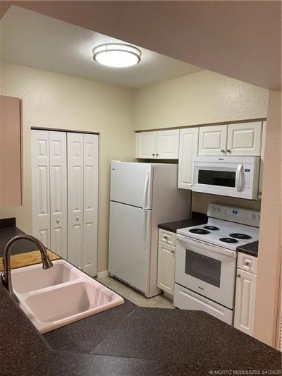 467 SE Kitching Circle, Stuart, FL 34994 Photo