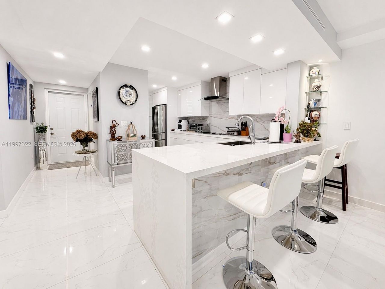 2370 NE 135th St, Unit 405, North Miami, FL 33181 Photo