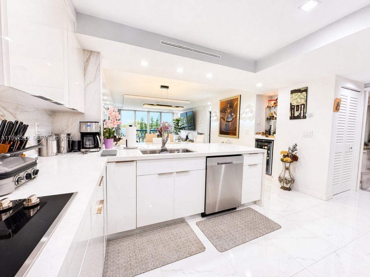 2370 NE 135th St, Unit 405, North Miami, FL 33181 Photo