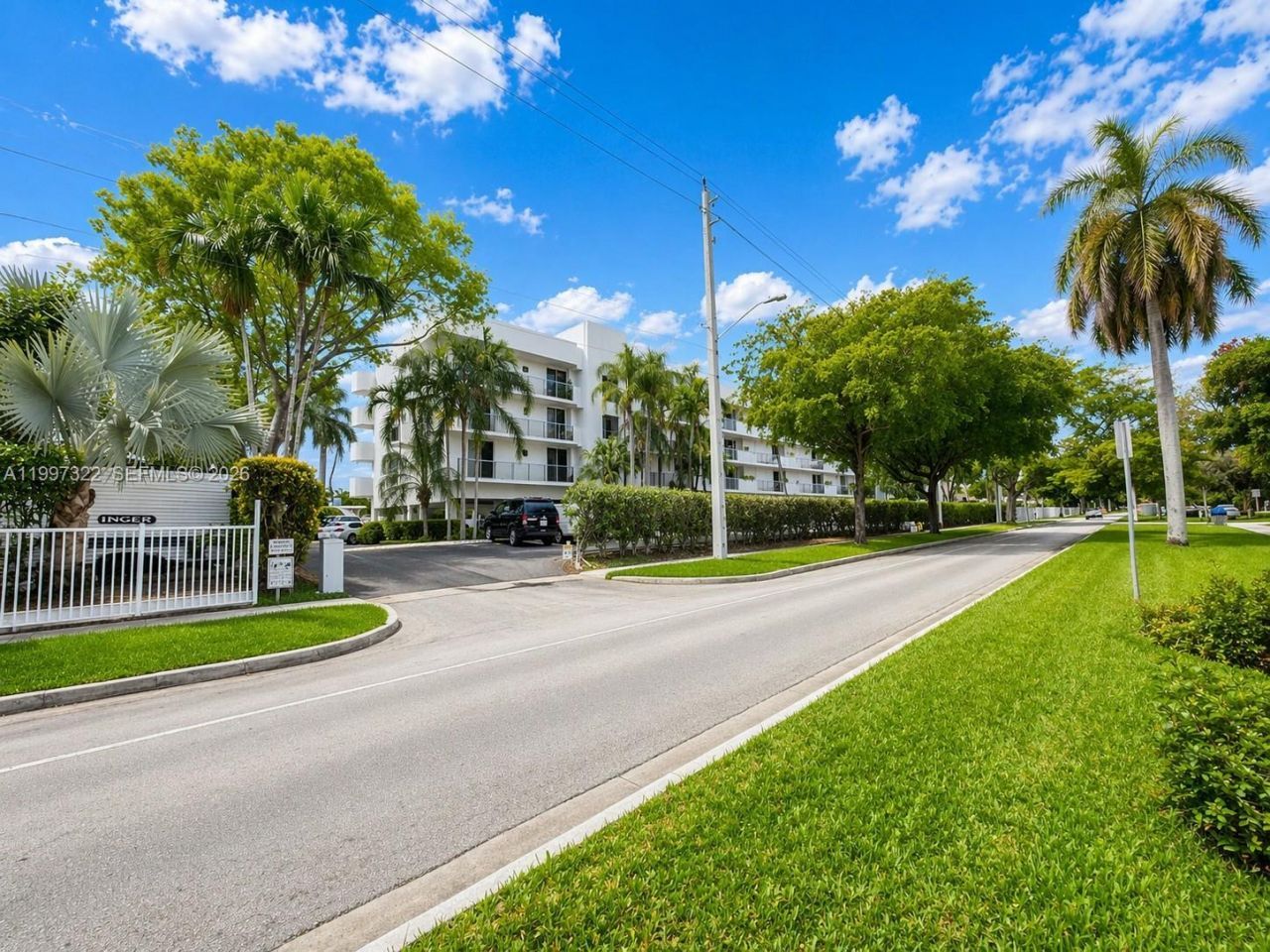 2370 NE 135th St, Unit 405, North Miami, FL 33181 Photo