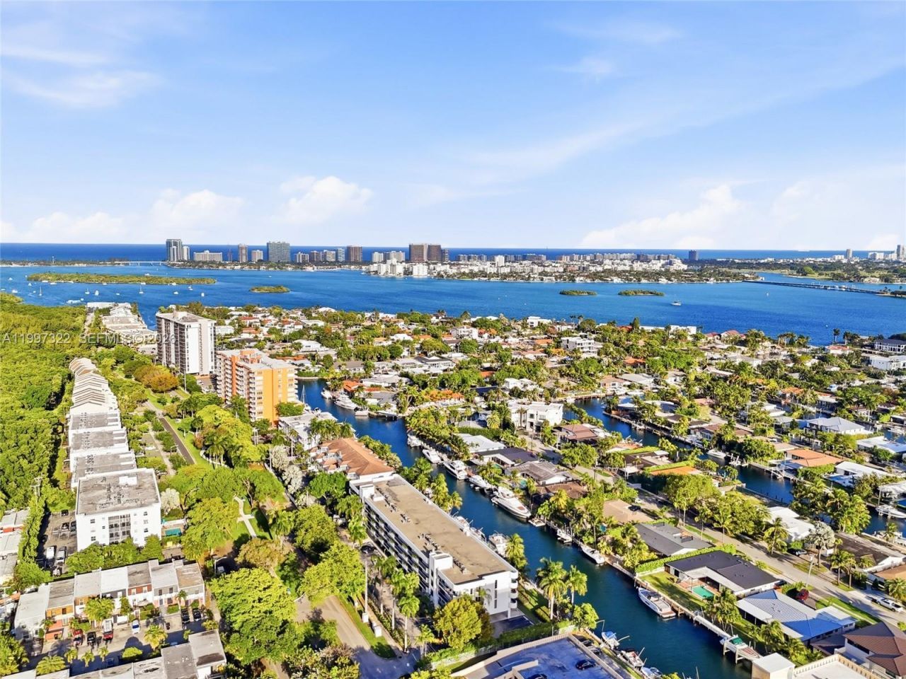 2370 NE 135th St, Unit 405, North Miami, FL 33181 Photo