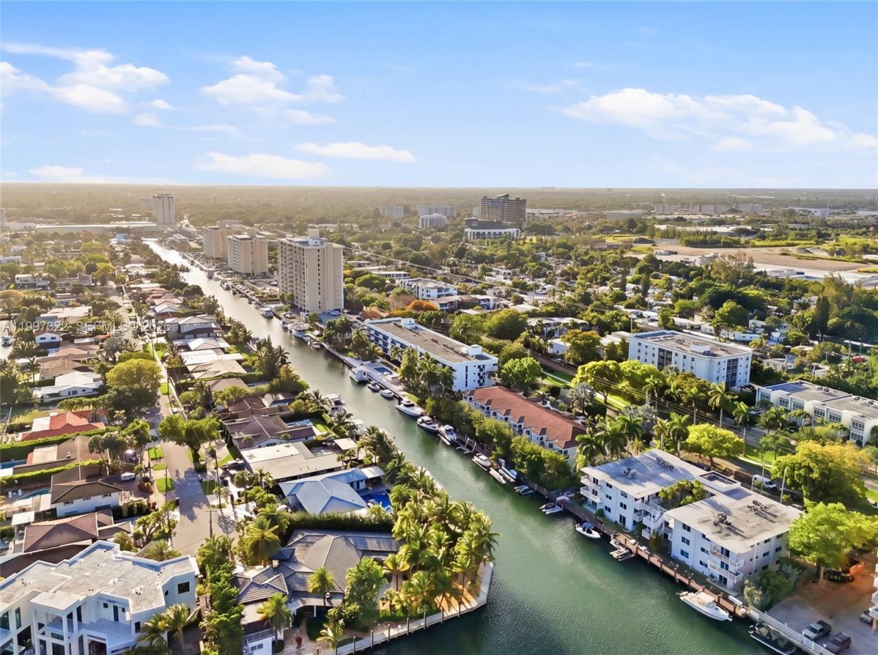 2370 NE 135th St, Unit 405, North Miami, FL 33181 Photo