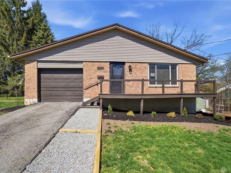 1337 Heatherdale Drive, Kettering, OH 45429 Photo 1