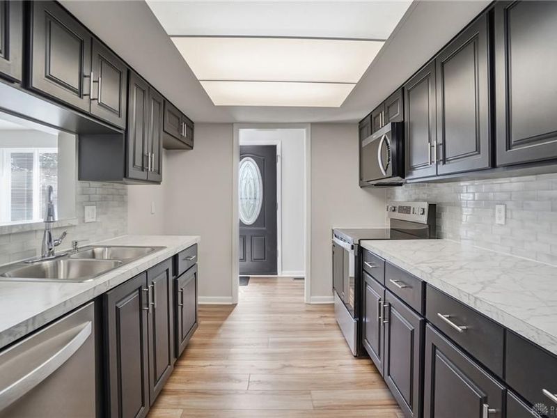 1337 Heatherdale Drive, Kettering, OH 45429 Photo 14