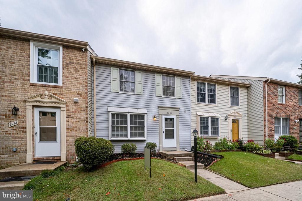 9227 Sheffield Hunt Court, Lorton, VA 22079 Main Photo