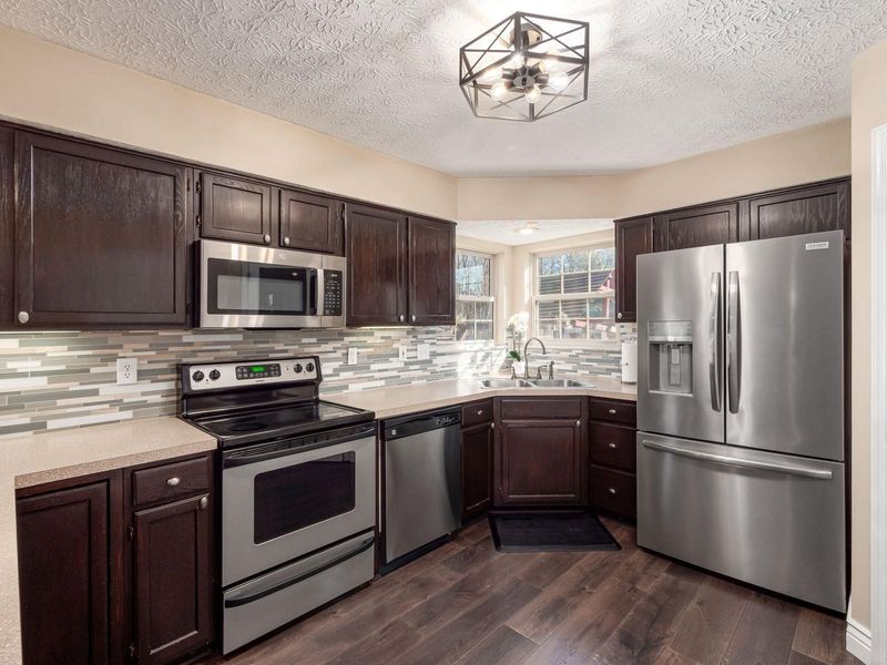 3710 Newell Drive, Columbus, OH 43228 Photo 10