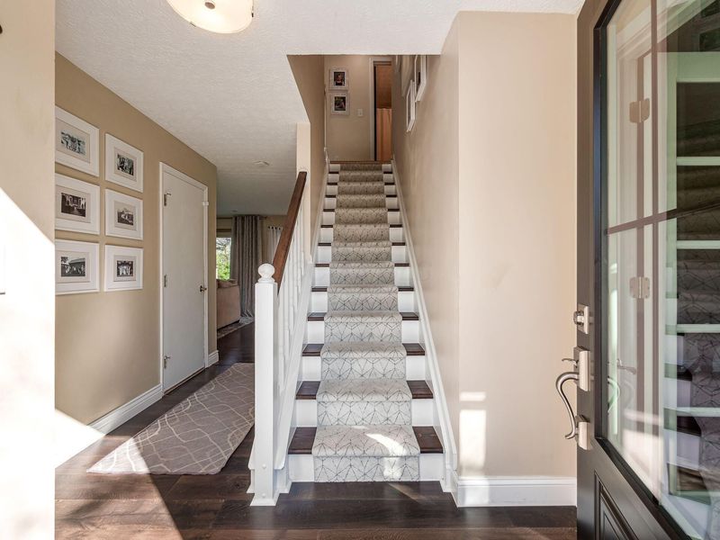 3710 Newell Drive, Columbus, OH 43228 Photo 4