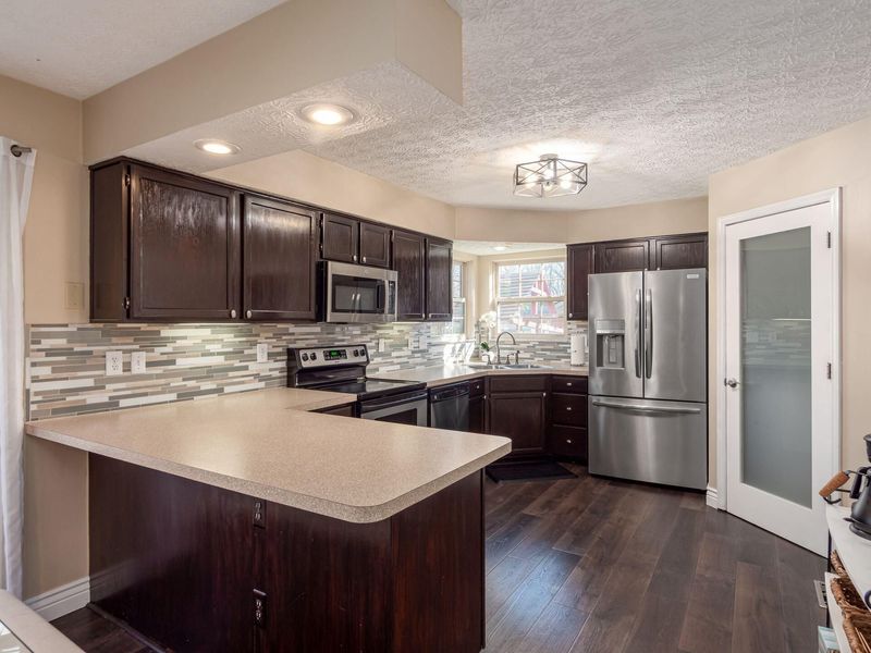 3710 Newell Drive, Columbus, OH 43228 Photo 9