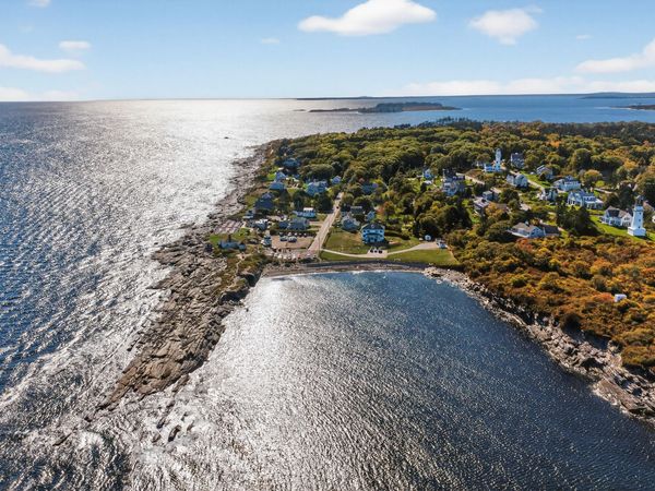 7 Dyer Lane, Cape Elizabeth, ME 04107