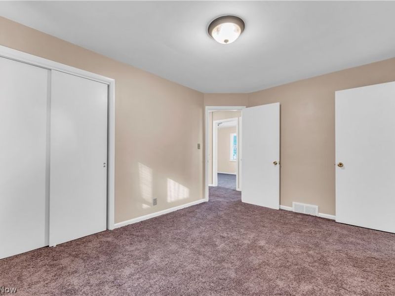 9716 Alexander Road , Garfield Heights, OH 44125 Photo 15